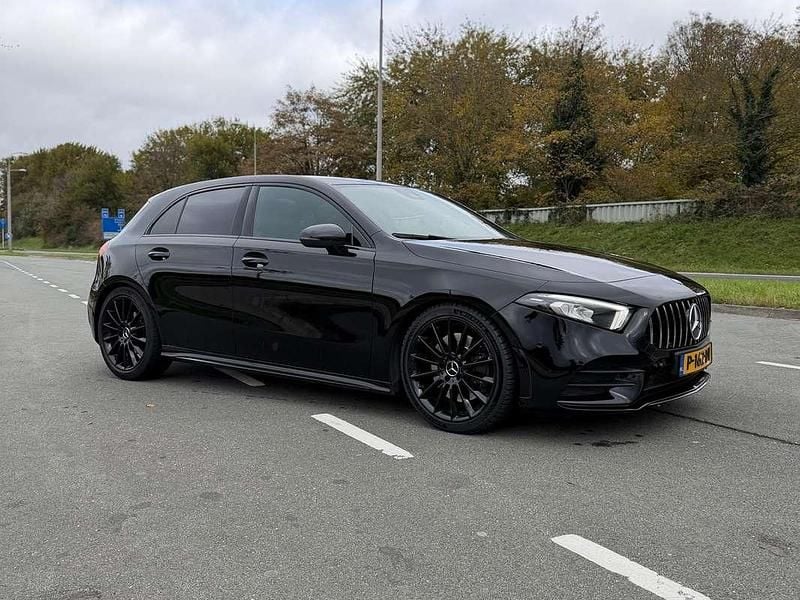 Zwart Gebruikt 2018 Mercedes A250 Sedan | € 23.999 (Iets duurder) - Afbeelding 1/4