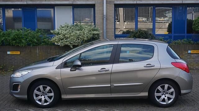Grijs (metallic) Occasion 2012 Peugeot 308 Active Hatchback | € 5.950 (Duur) - Afbeelding 1/4