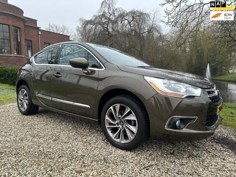 Bruin Gebruikt 2011 Citroën DS4 So Chic Hatchback | € 6.999 (Goede deal) - Afbeelding 1/4