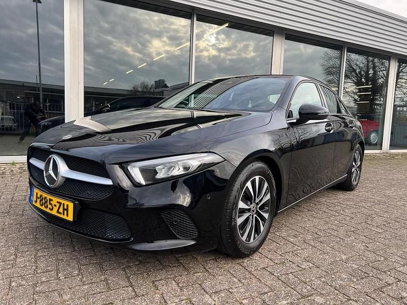 Zwart Gebruikt 2020 Mercedes A180 Sedan | € 19.900 (Super prijs) - Afbeelding 1/4