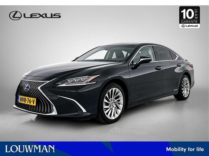 Zwart Gebruikt 2019 Lexus ES300H President Line Sedan | € 44.945 (Eerlijke prijs) - Afbeelding 1/3