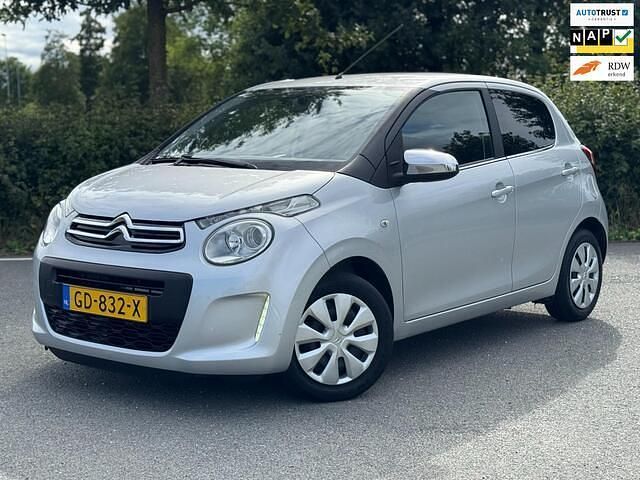 Grijs, metallic lak Gebruikt 2015 Citroën C1 Shine Hatchback | € 6.888 (Eerlijke prijs) - Afbeelding 1/4