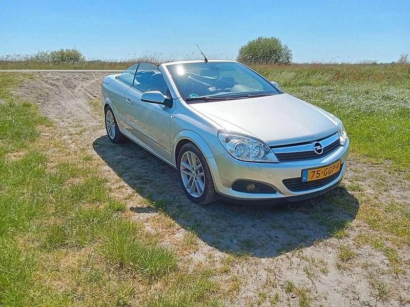 Zilver Gebruikt 2008 Opel Astra Cabriolet Cabriolet | € 1.750 (Eerlijke prijs) - Afbeelding 1/4