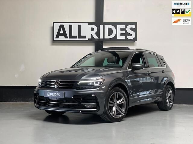 Grijs (metallic) Occasion 2020 VW Tiguan Highline SUV | € 34.950 (Super prijs) - Afbeelding 1/4