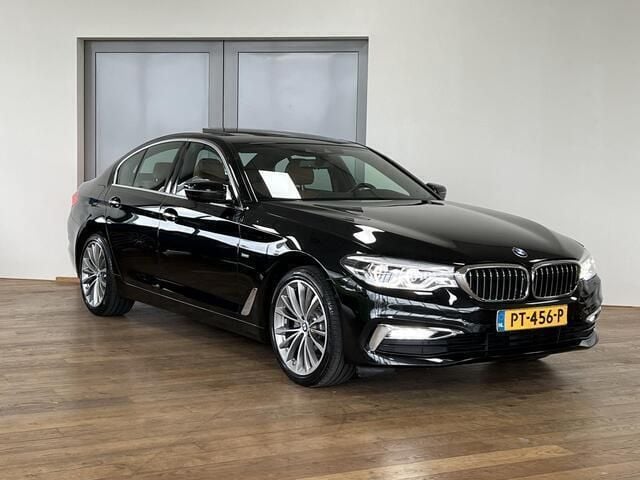 Zwart Occasion 2017 BMW 520 Luxury Line Sedan | € 26.750 - Afbeelding 1/4