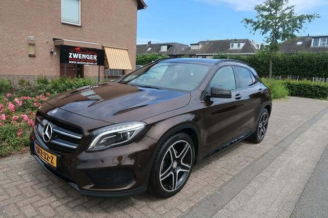 Bruin Gebruikt 2014 Mercedes GLA200 AMG SUV | € 18.350 (Eerlijke prijs) - Afbeelding 1/4