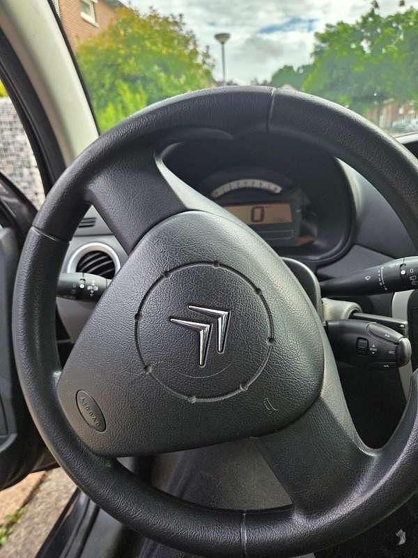 Zwart Gebruikt 2006 Citroën C3 Hatchback | € 900 (Goede deal) - Afbeelding 1/4