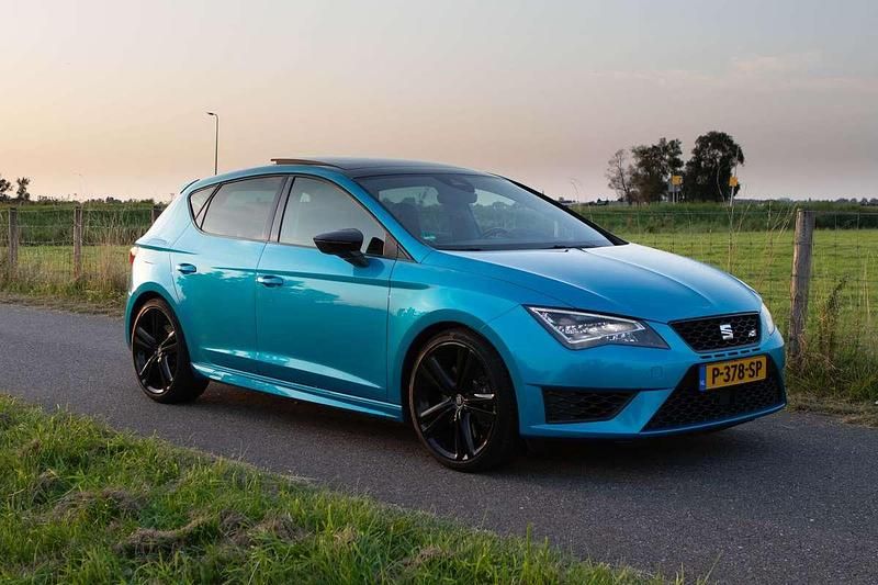 Blauw Gebruikt 2016 Cupra Leon Stationwagen | € 17.999 (Super prijs) - Afbeelding 1/4