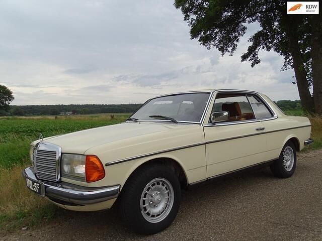 Beige Gebruikt 1979 Mercedes 280 | € 8.800 - Afbeelding 1/4