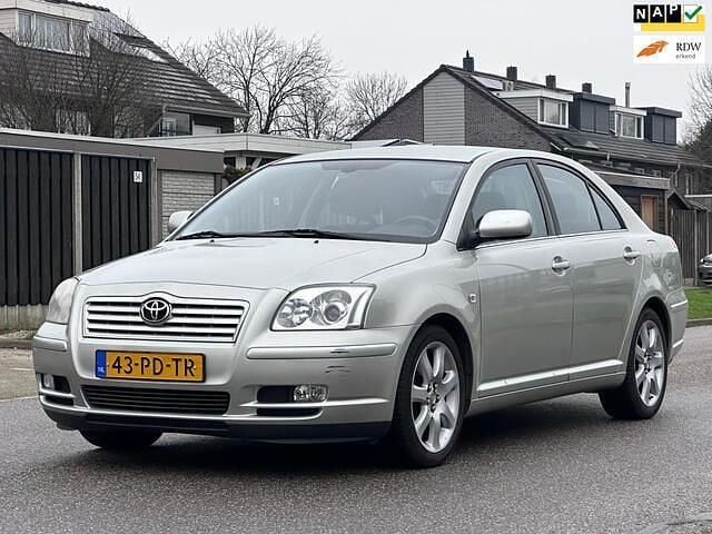 Occasion Toyota Avensis Luna 147 PK (108 kW) 2004 Grijs Hatchback