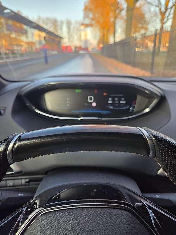 Zwart Gebruikt 2019 Peugeot 3008 Crossway MPV | € 19.000 (Eerlijke prijs) - Afbeelding 1/4