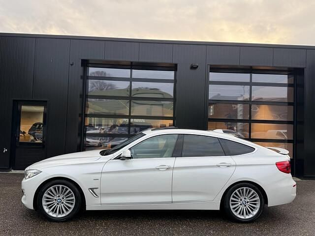 Occasion BMW 330 Luxury Line 252 PK (185 kW) 2017 Wit (metallic) Hatchback