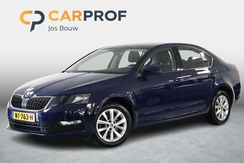 Blauw Gebruikt 2017 Skoda Octavia Business Line Hatchback | € 10.745 (Eerlijke prijs) - Afbeelding 1/4