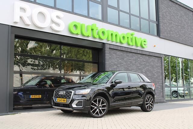 Zwart Gebruikt 2019 Audi Q2 Sport SUV | € 19.750 (Goede deal) - Afbeelding 1/4