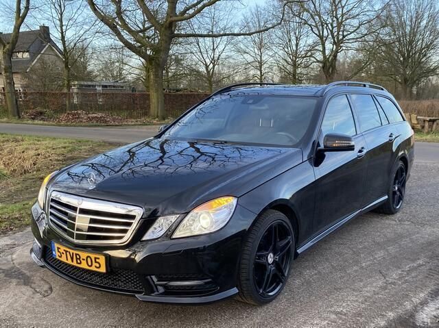 Zwart Gebruikt 2011 Mercedes E500 AMG Stationwagen | € 16.850 - Afbeelding 1/4