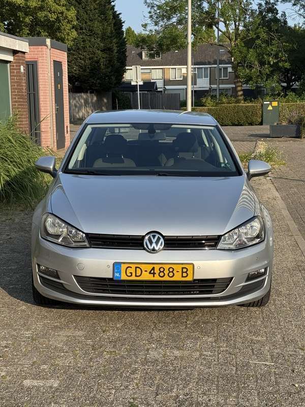 Gebruikt 2015 VW Golf VII Comfortline Sedan | € 10.500 (Goede deal) - Afbeelding 1/4