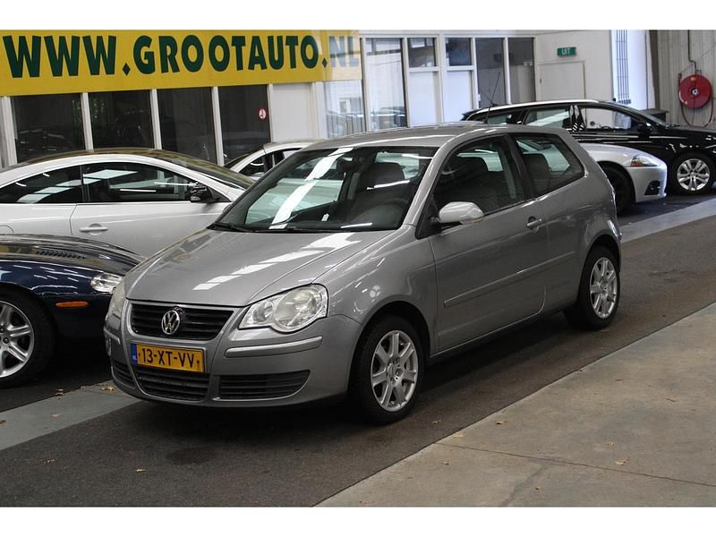 Grijs Gebruikt 2007 VW Polo Hatchback | € 2.744 (Super prijs) - Afbeelding 1/4