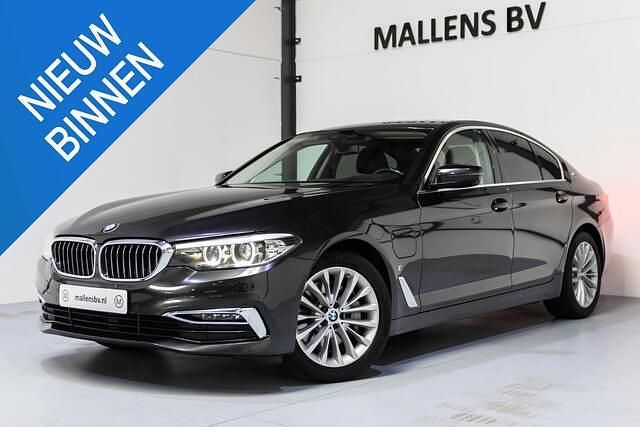 Grijs Occasion 2019 BMW 530e Executive Sedan | € 19.950 (Super prijs) - Afbeelding 1/4