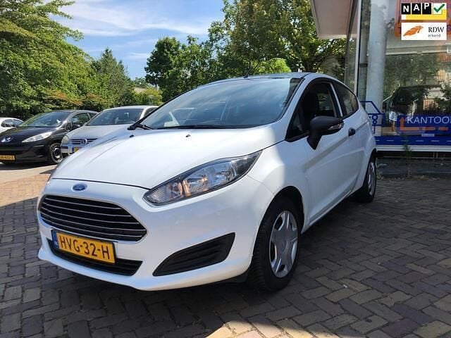 Wit Gebruikt 2015 Ford Fiesta Trend Hatchback | € 6.250 (Eerlijke prijs) - Afbeelding 1/4