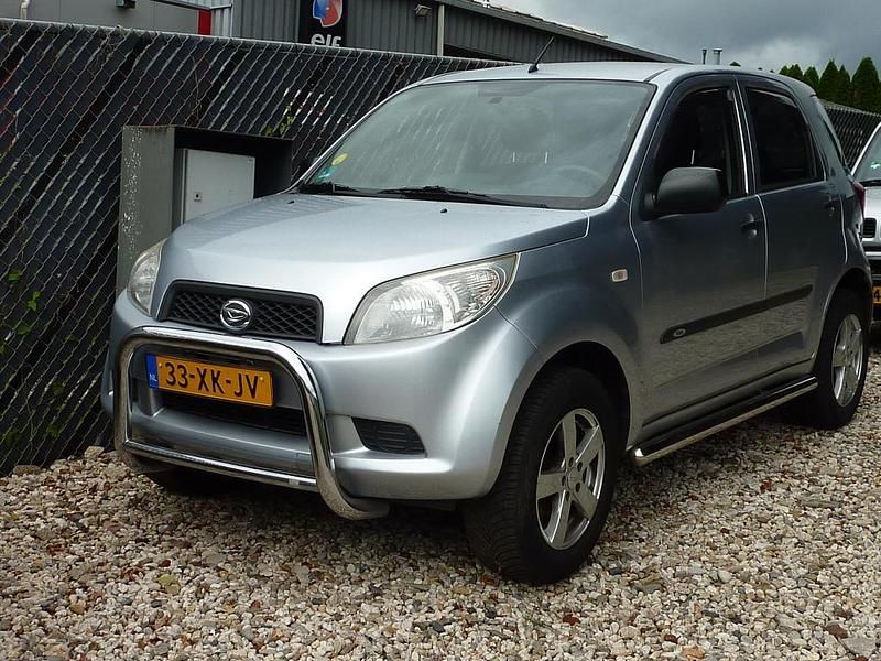 Grijs Gebruikt 2007 Daihatsu Terios SUV | € 5.250 (Eerlijke prijs) - Afbeelding 1/3