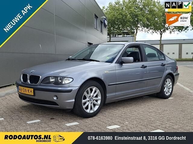 Grijs Gebruikt 2004 BMW 318 Sedan | € 4.995 - Afbeelding 1/4