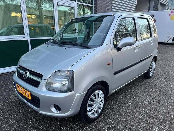 Grijs Occasion 2004 Opel Agila Stationwagen | € 750 (Goede deal) - Afbeelding 1/4