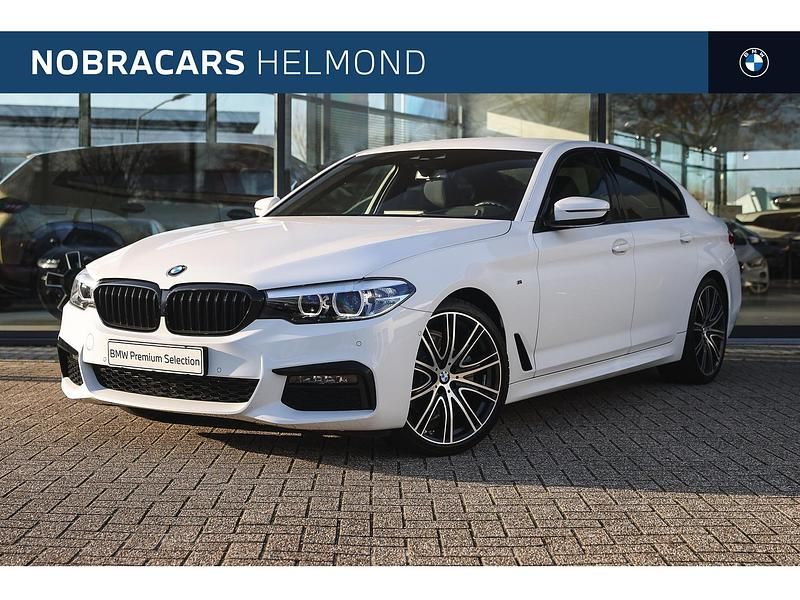 Wit Gebruikt 2019 BMW 520 M Sport Sedan | € 29.950 (Goede deal) - Afbeelding 1/4