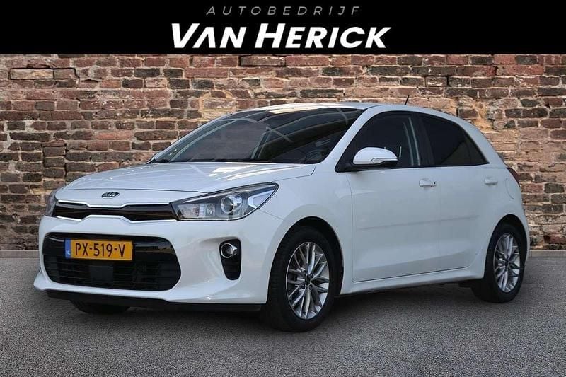 Wit Gebruikt 2017 Kia Rio Hatchback | € 10.945 (Eerlijke prijs) - Afbeelding 1/4