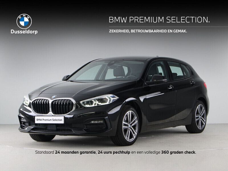 Zwart Gebruikt 2021 BMW 118 Sport Line Hatchback | € 24.900 (Eerlijke prijs) - Afbeelding 1/4