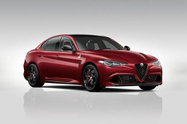 Nieuw Alfa Romeo Giulia Quadrifoglio 520 PK (382 kW) 2025 Rood (metallic) Sedan