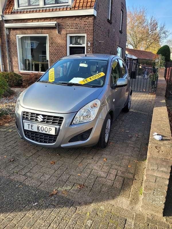 Grijs Gebruikt 2013 Suzuki Splash Hatchback | € 4.250 (Eerlijke prijs) - Afbeelding 1/4