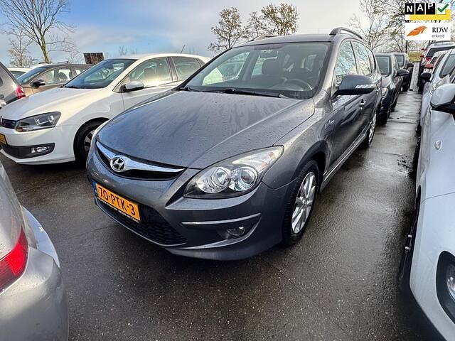 Grijs Occasion 2011 Hyundai i30 Stationwagen | € 3.499 (Eerlijke prijs) - Afbeelding 1/4