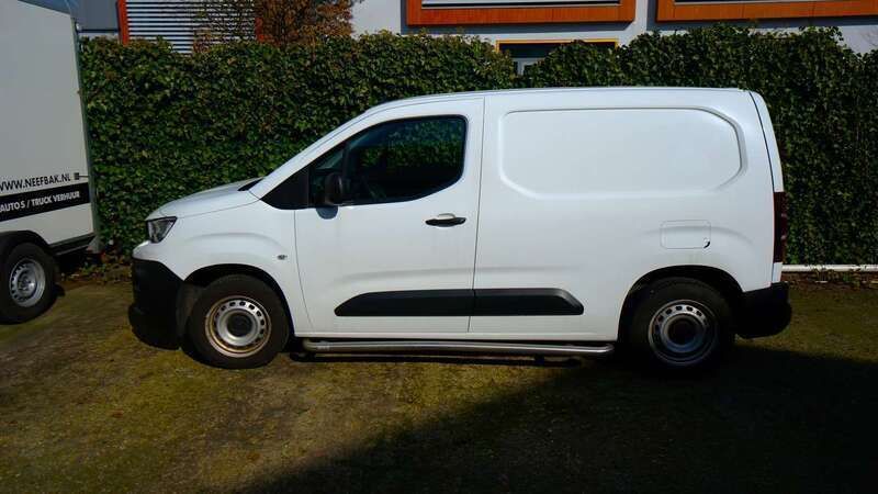 Wit Gebruikt 2021 Peugeot Partner Premium MPV | € 10.750 (Iets duurder) - Afbeelding 1/4