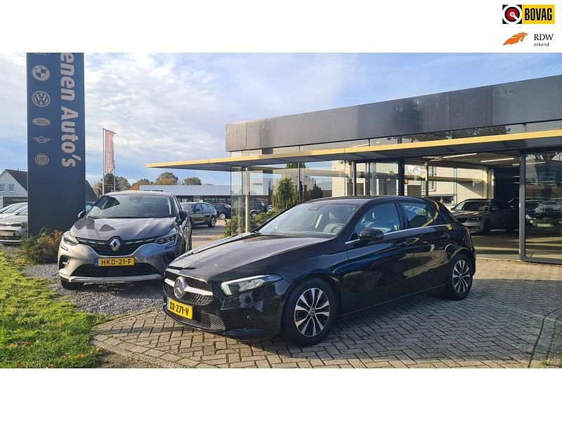 Zwart Gebruikt 2019 Mercedes A180 Business Hatchback | € 17.499 (Goede deal) - Afbeelding 1/4