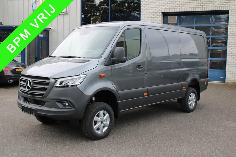 Grijs Occasion 2024 Mercedes Sprinter Van | € 59.950 (Goede deal) - Afbeelding 1/4