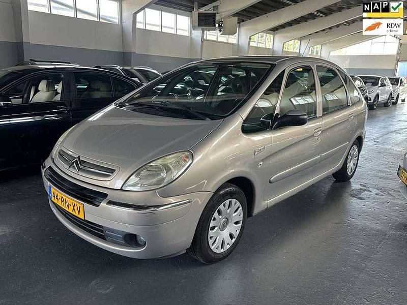 Beige Gebruikt 2005 Citroën Xsara Picasso Attraction MPV | € 775 (Goede deal) - Afbeelding 1/4
