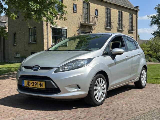 Grijs Gebruikt 2009 Ford Fiesta Ghia Hatchback | € 3.440 (Eerlijke prijs) - Afbeelding 1/4