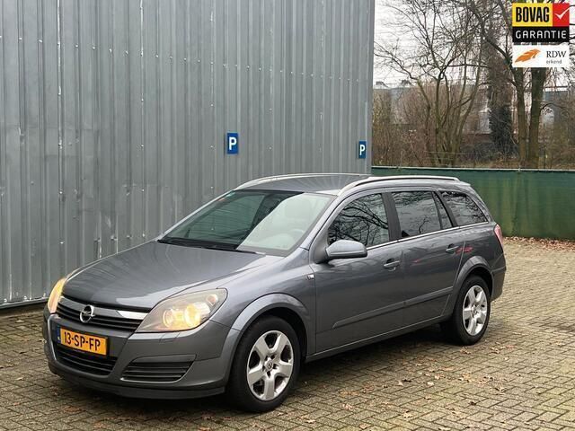 Grijs Gebruikt 2006 Opel Astra Edition Stationwagen | € 1.150 (Eerlijke prijs) - Afbeelding 1/4
