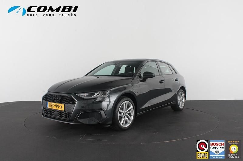 Grijs Gebruikt 2021 Audi A3 Sportback e-tron Sedan | € 24.545 - Afbeelding 1/4