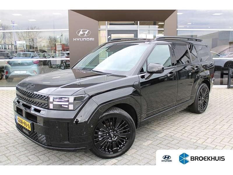 Zwart Occasion 2024 Hyundai Santa Fe Blackline SUV | € 52.900 (Goede deal) - Afbeelding 1/4