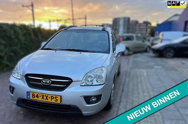 Grijs Gebruikt 2007 Kia Carens MPV | € 4.199 (Eerlijke prijs) - Afbeelding 1/4