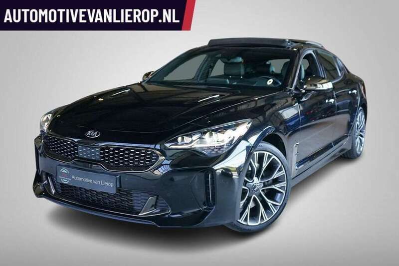 Zwart, metallic lak Gebruikt 2018 Kia Stinger GT-Line Hatchback | € 39.995 - Afbeelding 1/4