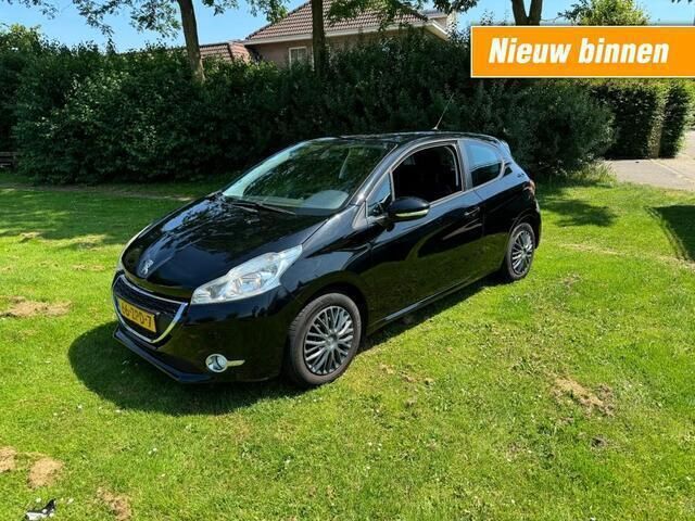 Zwart Gebruikt 2013 Peugeot 208 Hatchback | € 2.490 (Goede deal) - Afbeelding 1/4