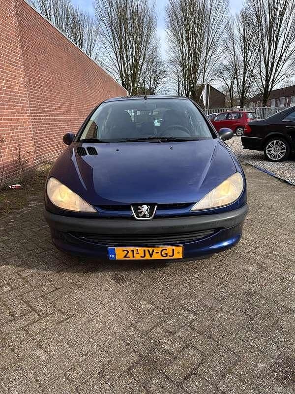 Blauw Gebruikt 2002 Peugeot 206 Hatchback | € 1.400 (Eerlijke prijs) - Afbeelding 1/4