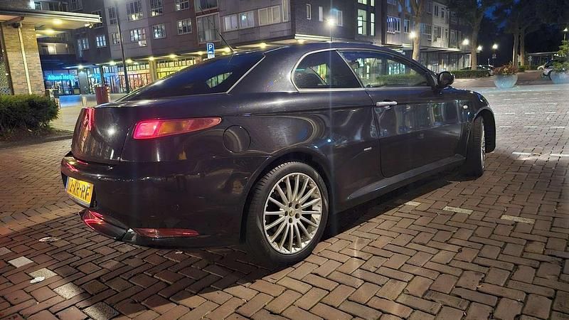 Gebruikt 2006 Alfa Romeo GT Coupé | € 1.999 (Eerlijke prijs) - Afbeelding 1/2