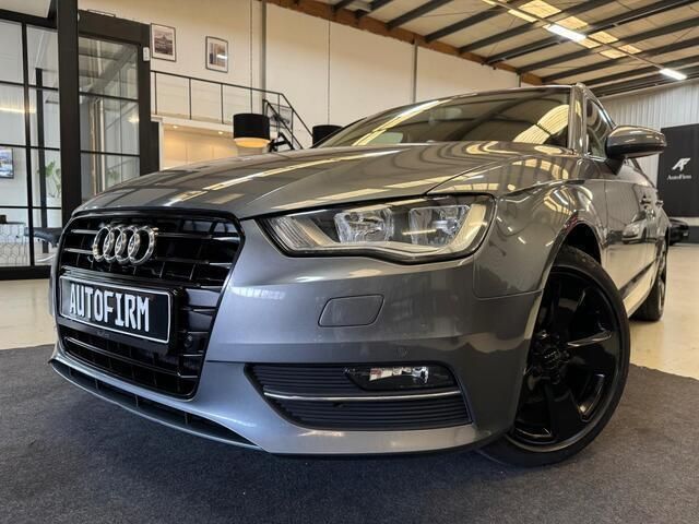 Grijs Gebruikt 2013 Audi A3 Sportback S-Line Hatchback | € 12.245 (Eerlijke prijs) - Afbeelding 1/4