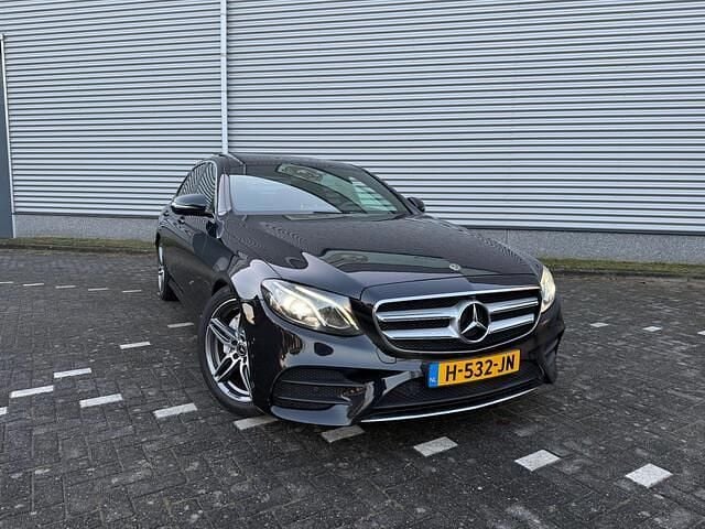 Occasion Mercedes E220 AMG line 195 PK (143 kW) 2019 Zwart (metallic) Sedan