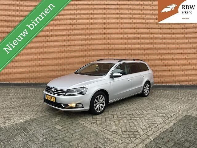 Grijs Gebruikt 2012 VW Passat Stationwagen | € 4.795 (Super prijs) - Afbeelding 1/4