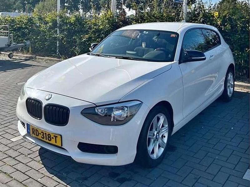 Wit Gebruikt 2012 BMW 114 Hatchback | € 6.000 (Goede deal) - Afbeelding 1/4