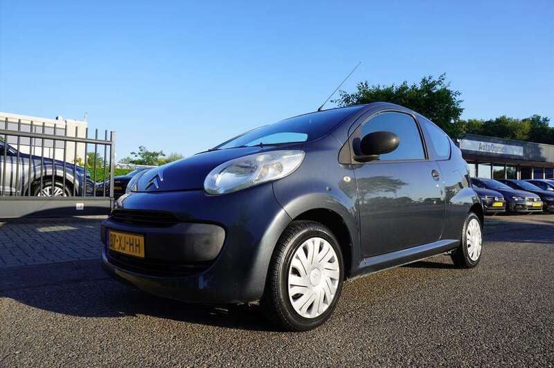 Grijs, metallic lak Gebruikt 2007 Citroën C1 Seduction Hatchback | € 2.245 (Eerlijke prijs) - Afbeelding 1/4